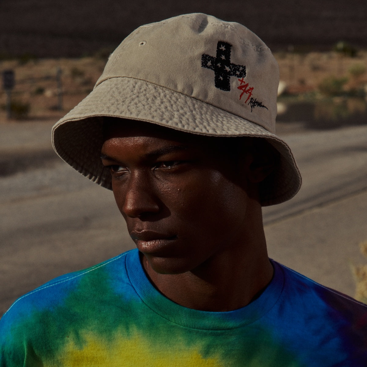 Poolside Bucket Hat - White/Red